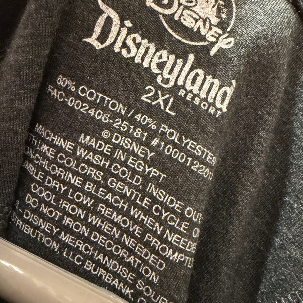 Disneyland Peace Love Mickey  Graphic Crewneck Sweater XXL NWT - Picture 4 of 6